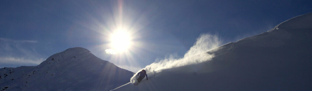 Skifahren im Tiefschnee