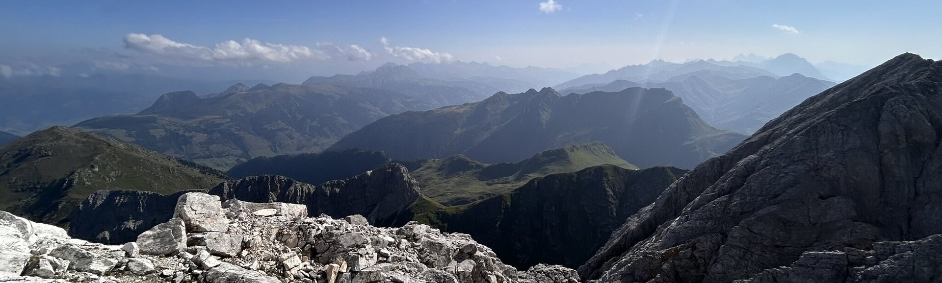 Rundumblick vom Berg