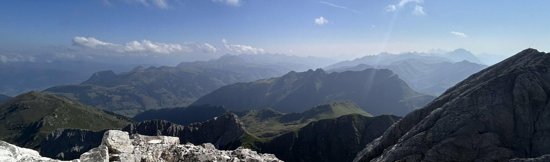 Rundumblick vom Berg